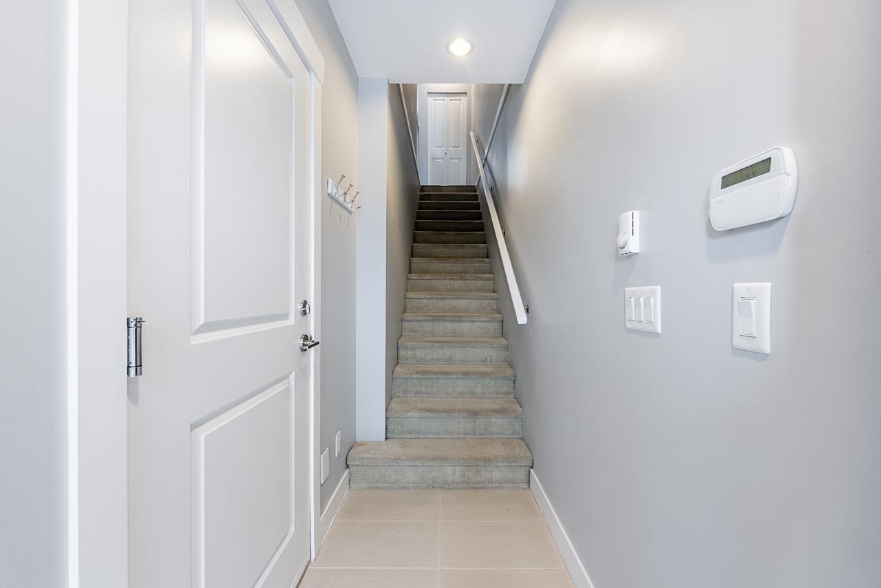 8 2929 156 STREET, Surrey