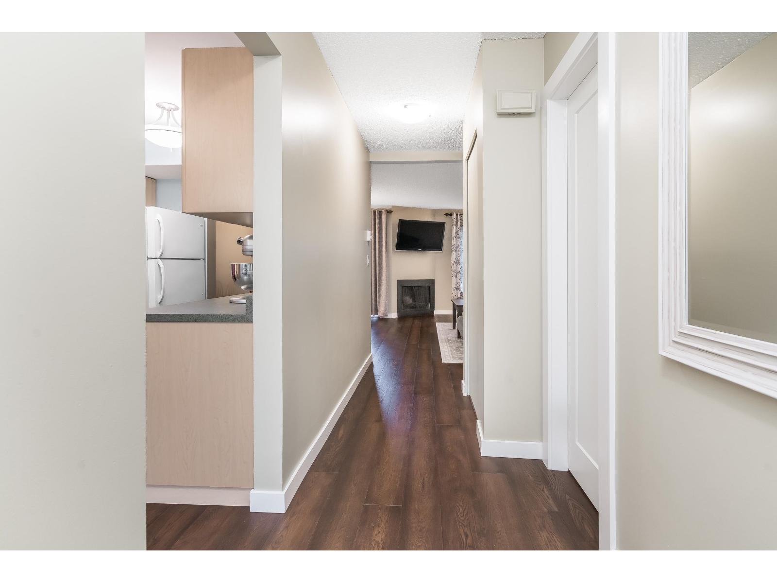 9 6712 BAKER ROAD, Delta