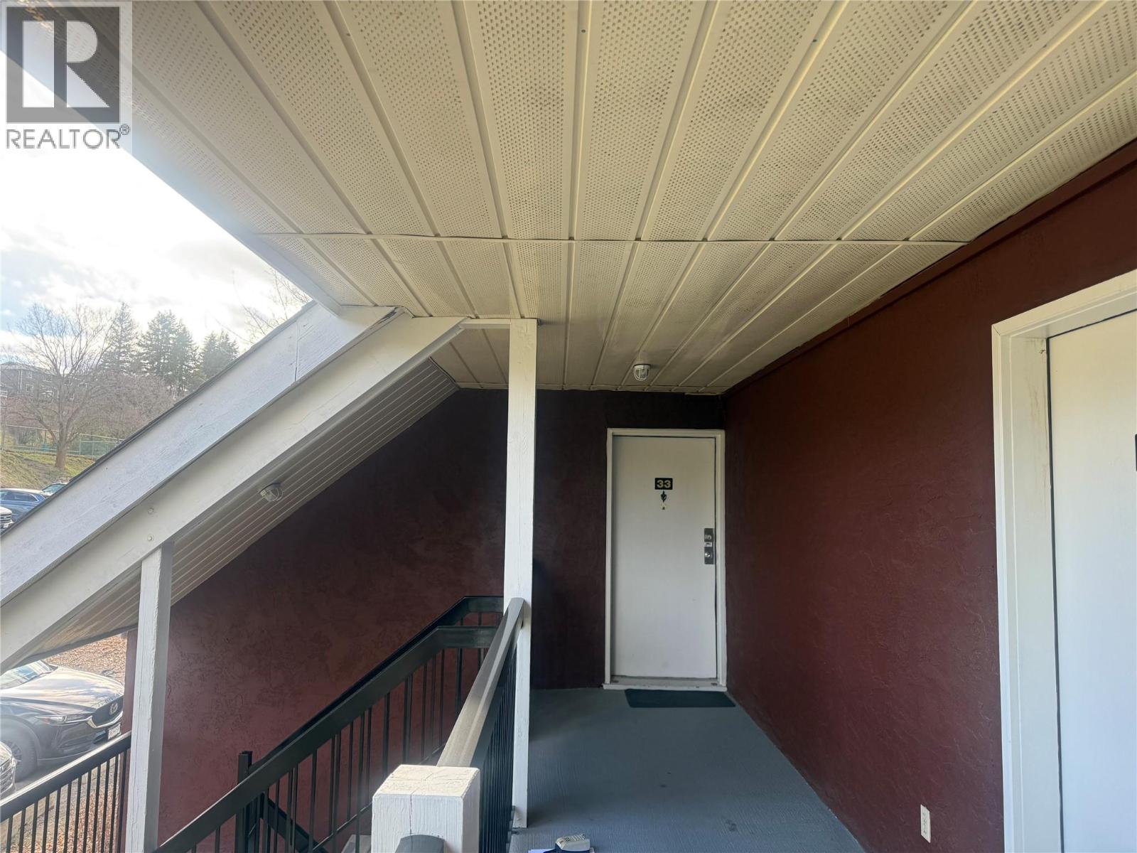 #33 1810 SUMMIT DRIVE - 4