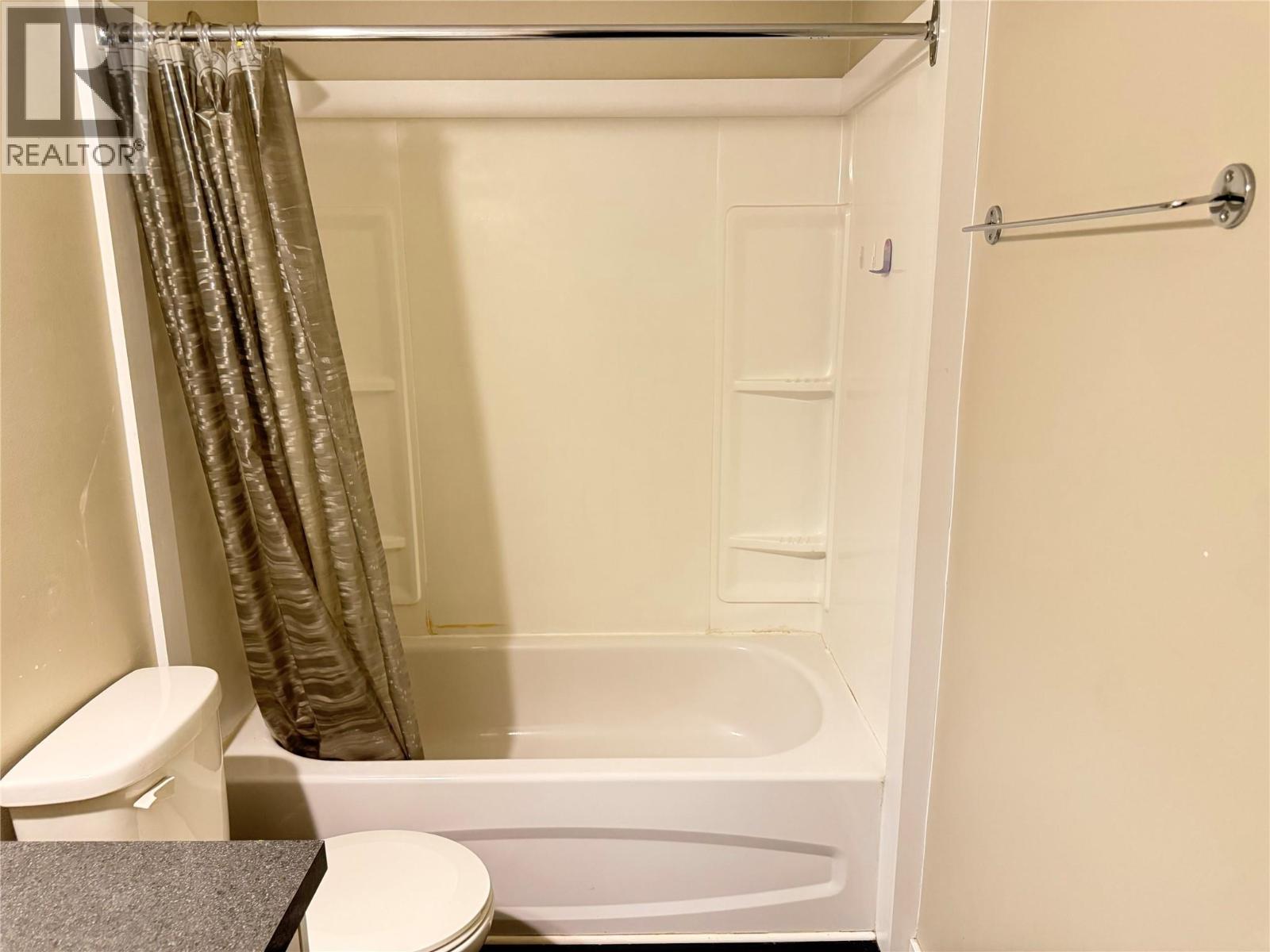 #33 1810 SUMMIT DRIVE - 14