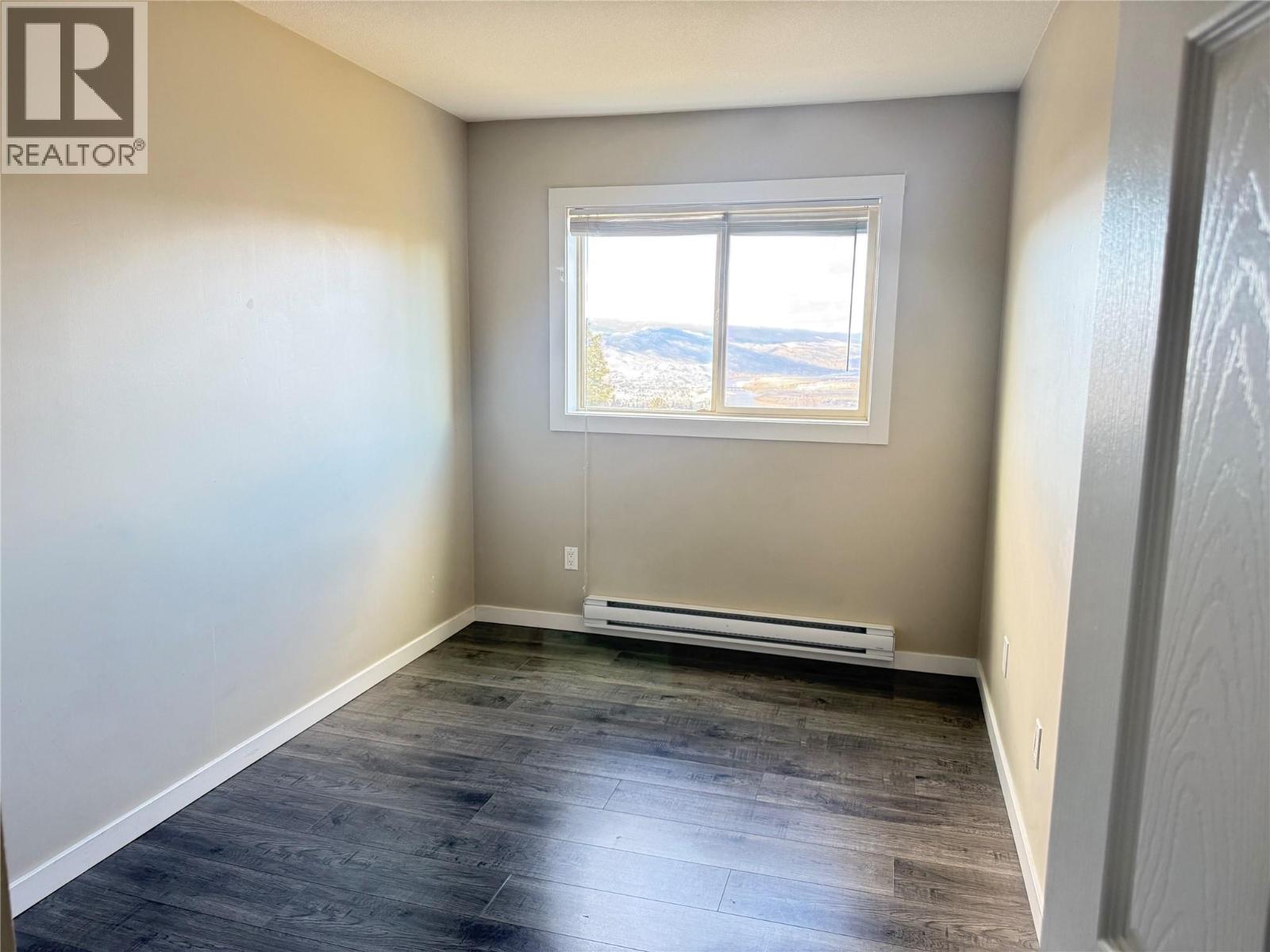 #33 1810 SUMMIT DRIVE - 17