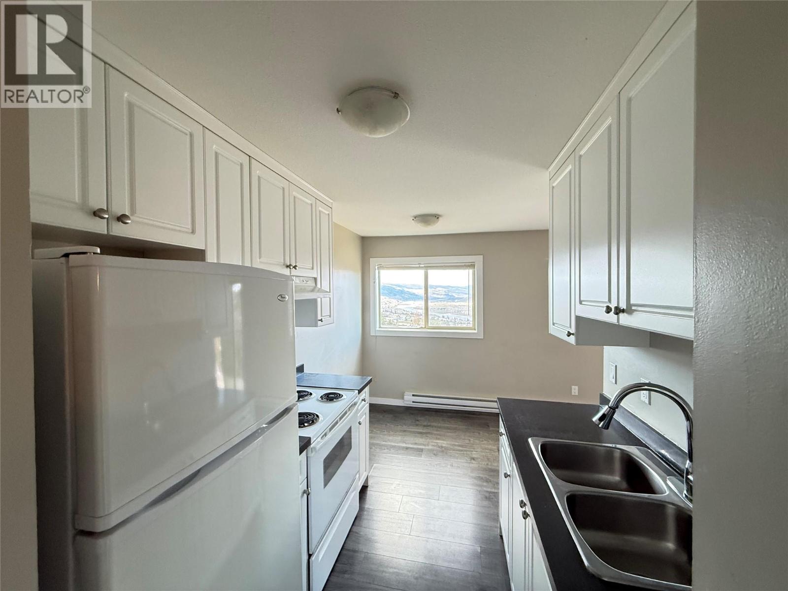 #33 1810 SUMMIT DRIVE - 9