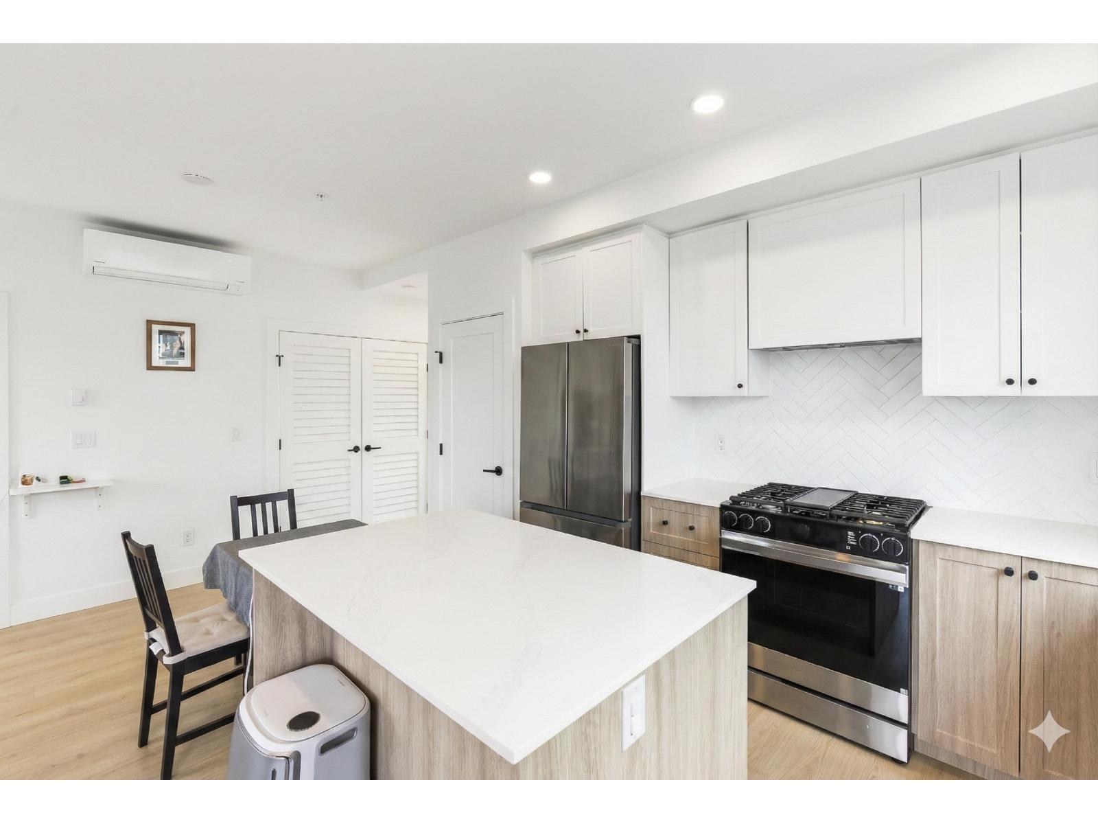 104 19953 76 AVENUE, Langley