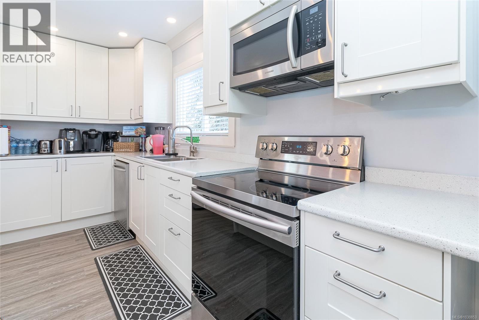  2951 Cedar Hill Road, Victoria