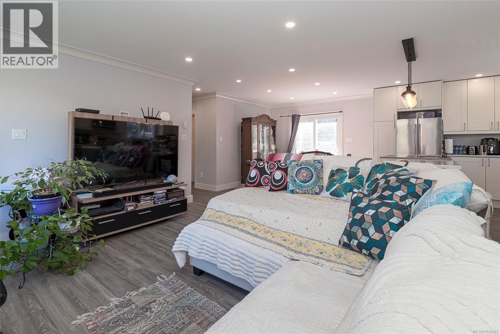  2951 Cedar Hill Road, Victoria