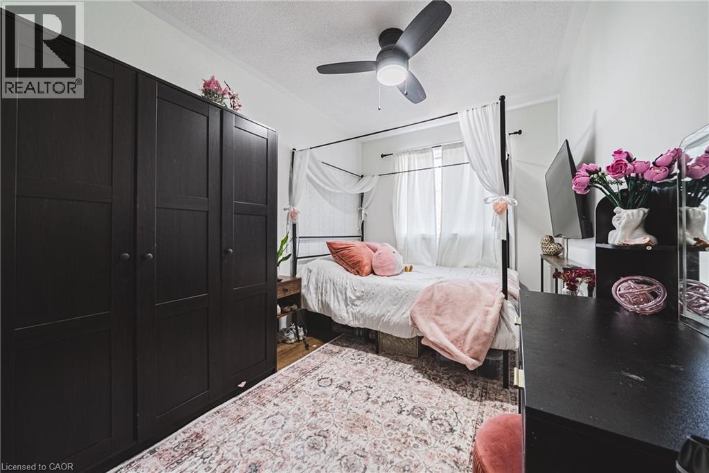 #41 20 MCCONKEY CRESCENT - 24