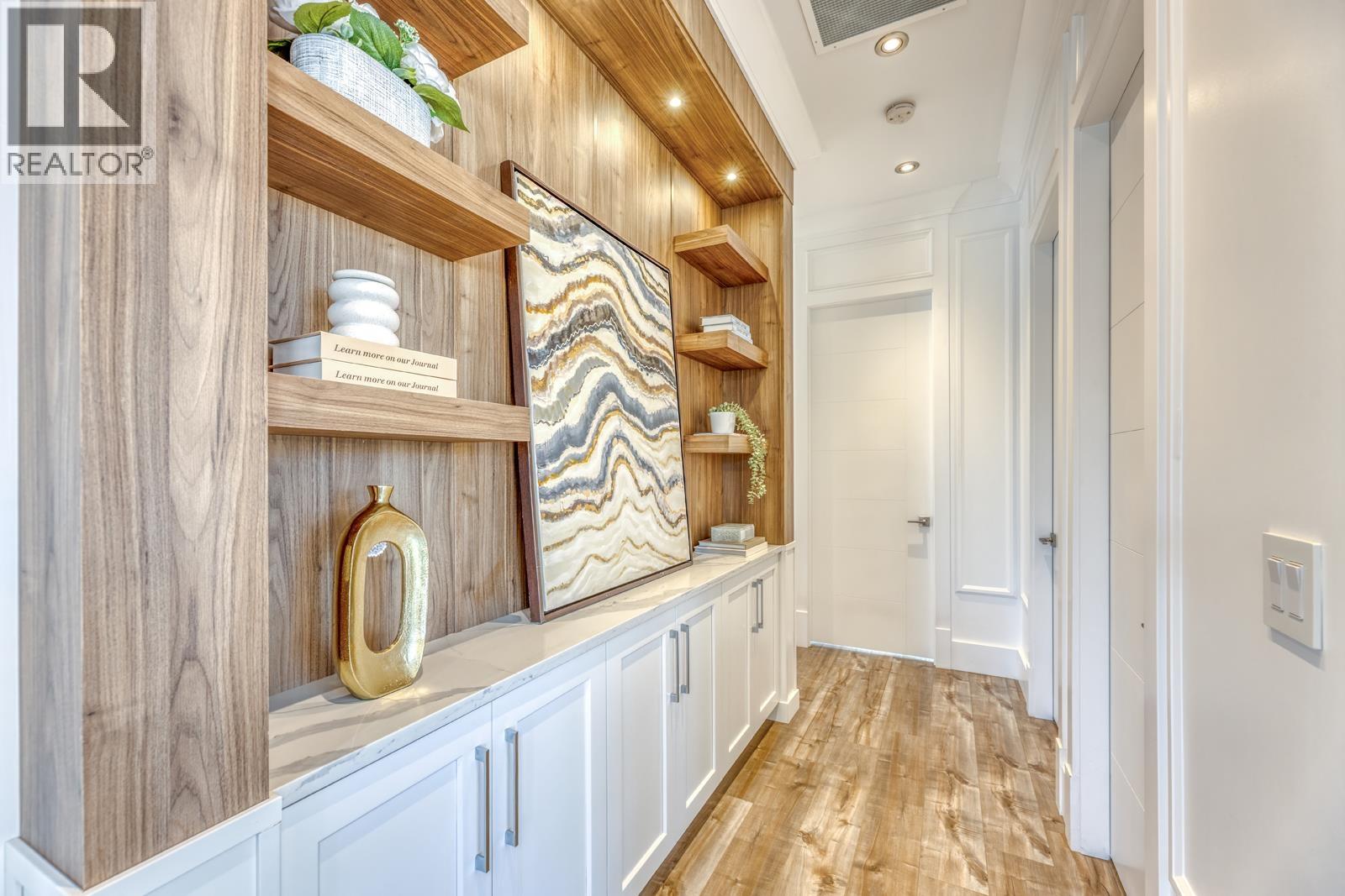 7102 BRIDGE STREET, Richmond