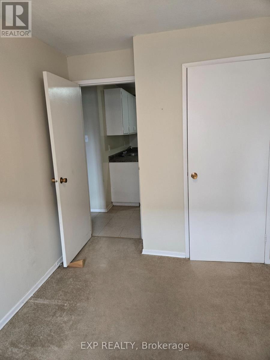 #1 633 BARBER AVENUE N - 9