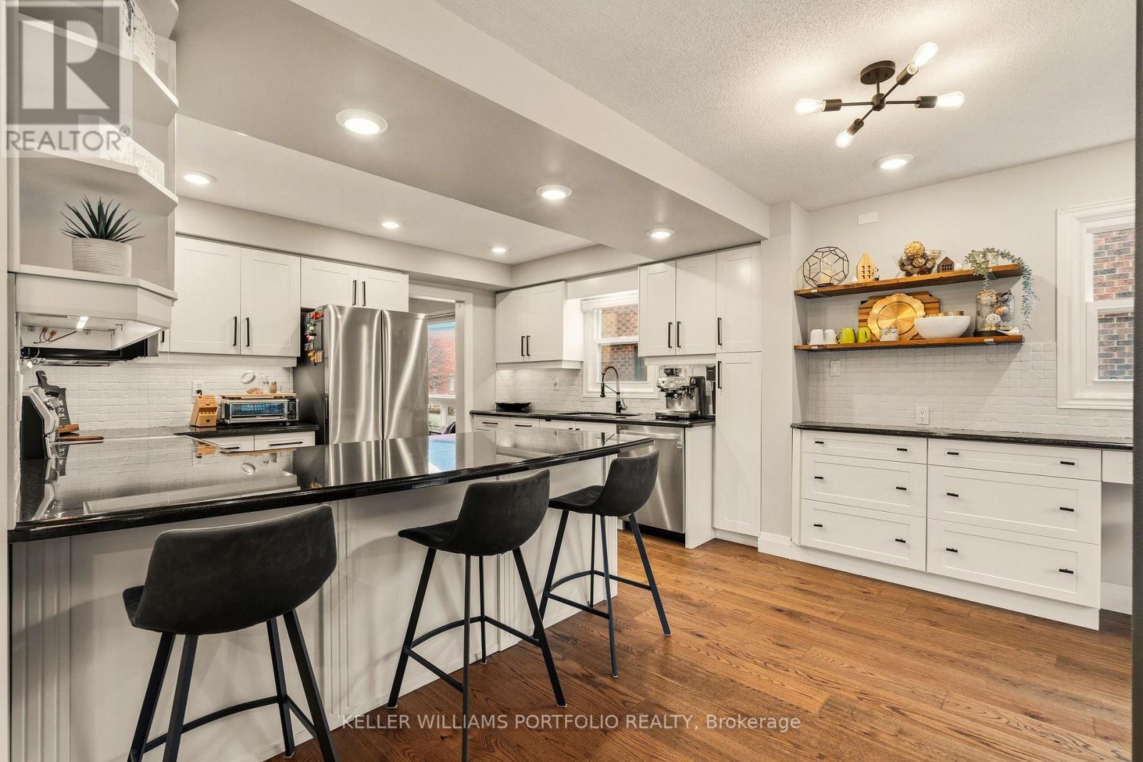 50 EDGEWATER DRIVE - 11