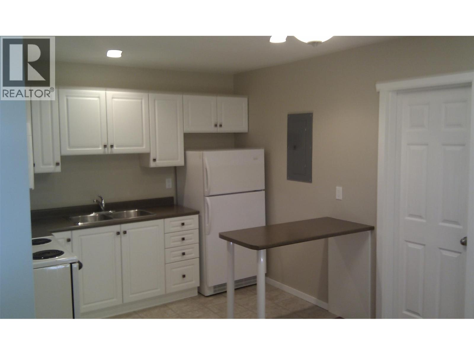 2540 Coutlee Avenue - Image 11