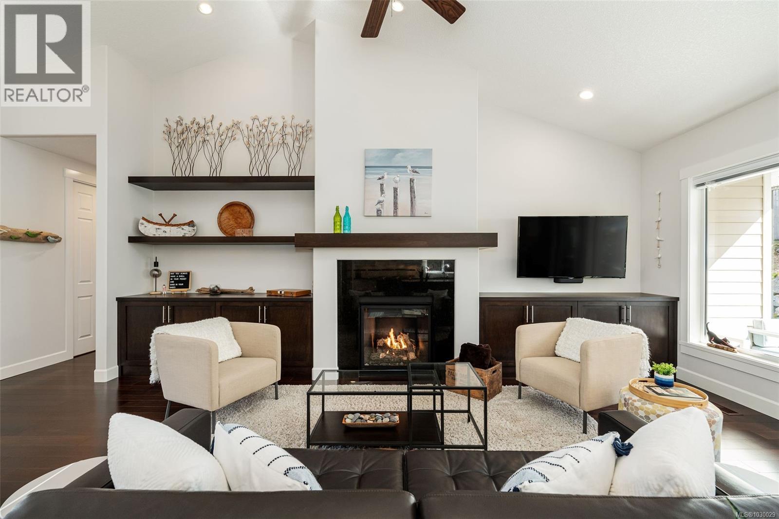 174 Sunningdale Rd E, Qualicum Beach