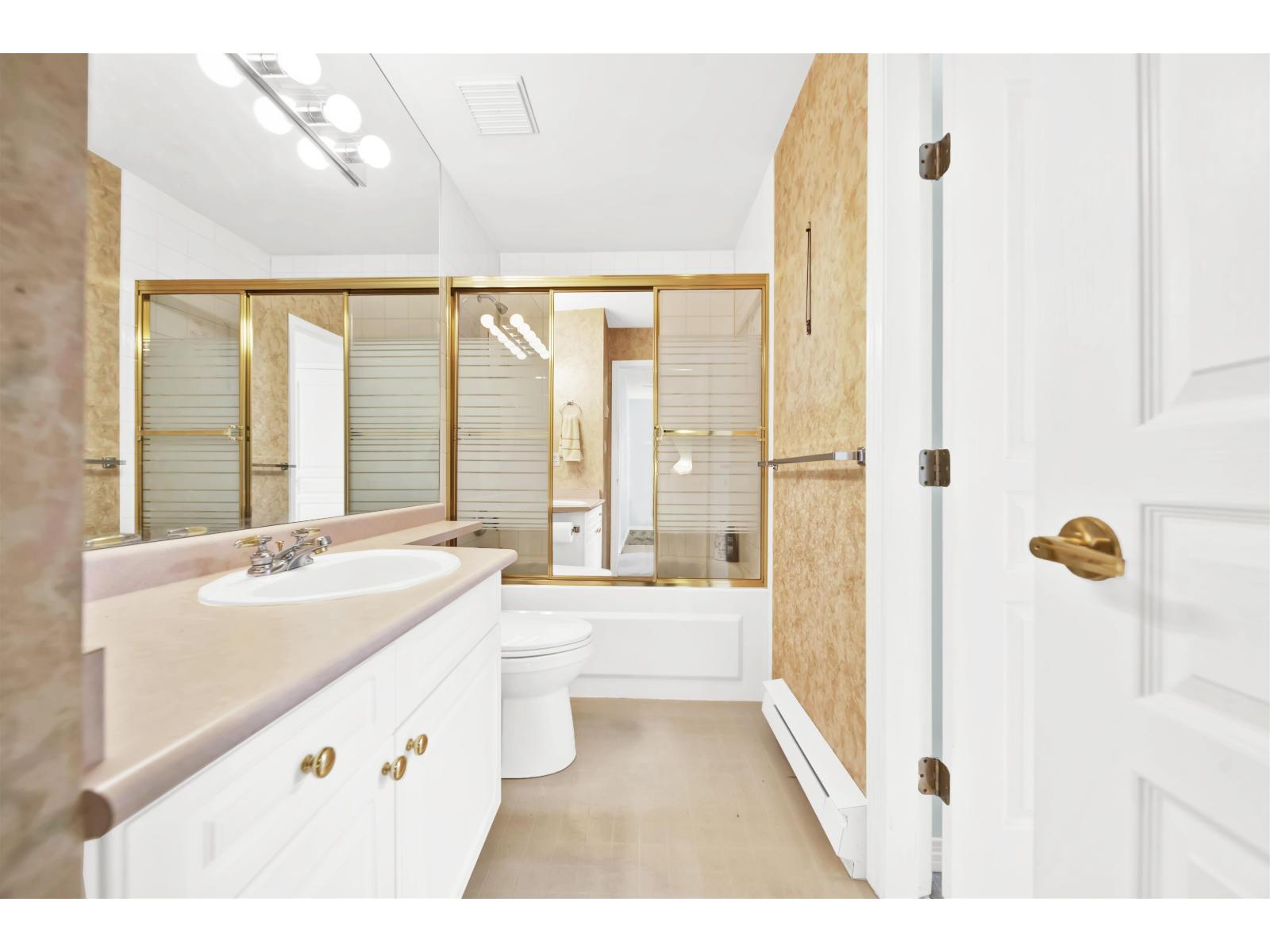 54 8428 VENTURE WAY, Surrey