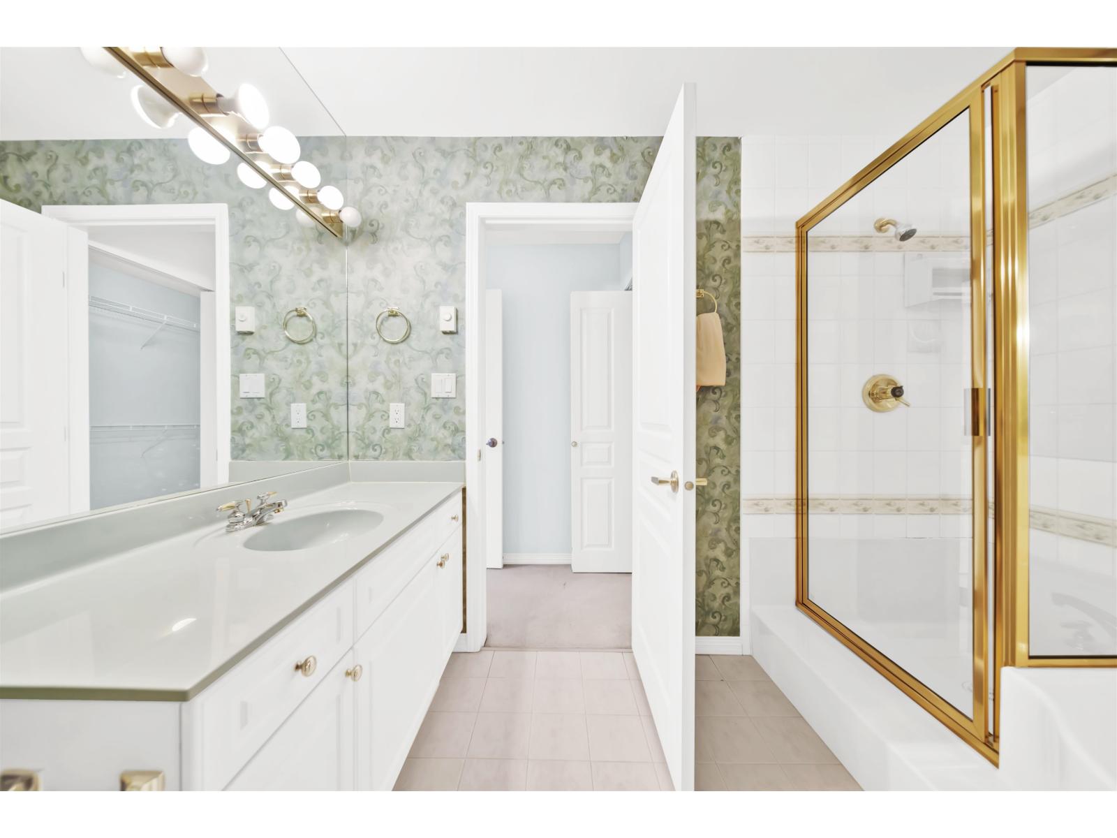 54 8428 VENTURE WAY, Surrey