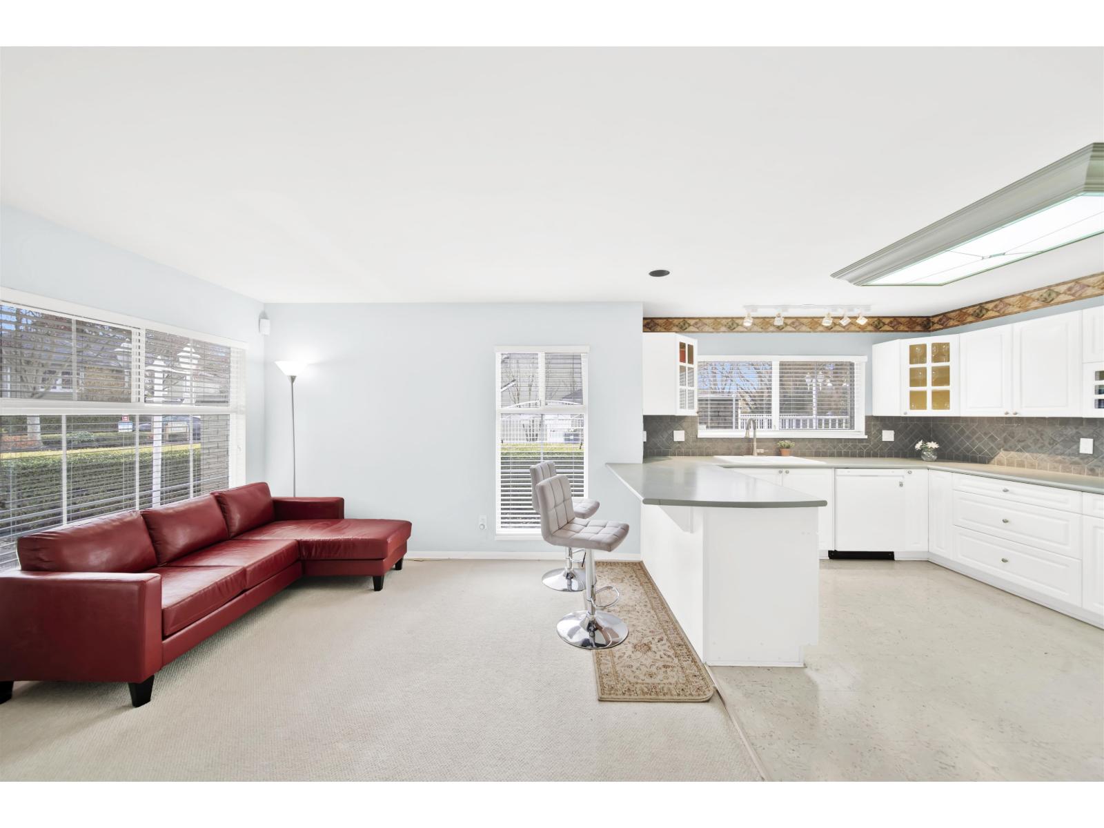 54 8428 VENTURE WAY, Surrey