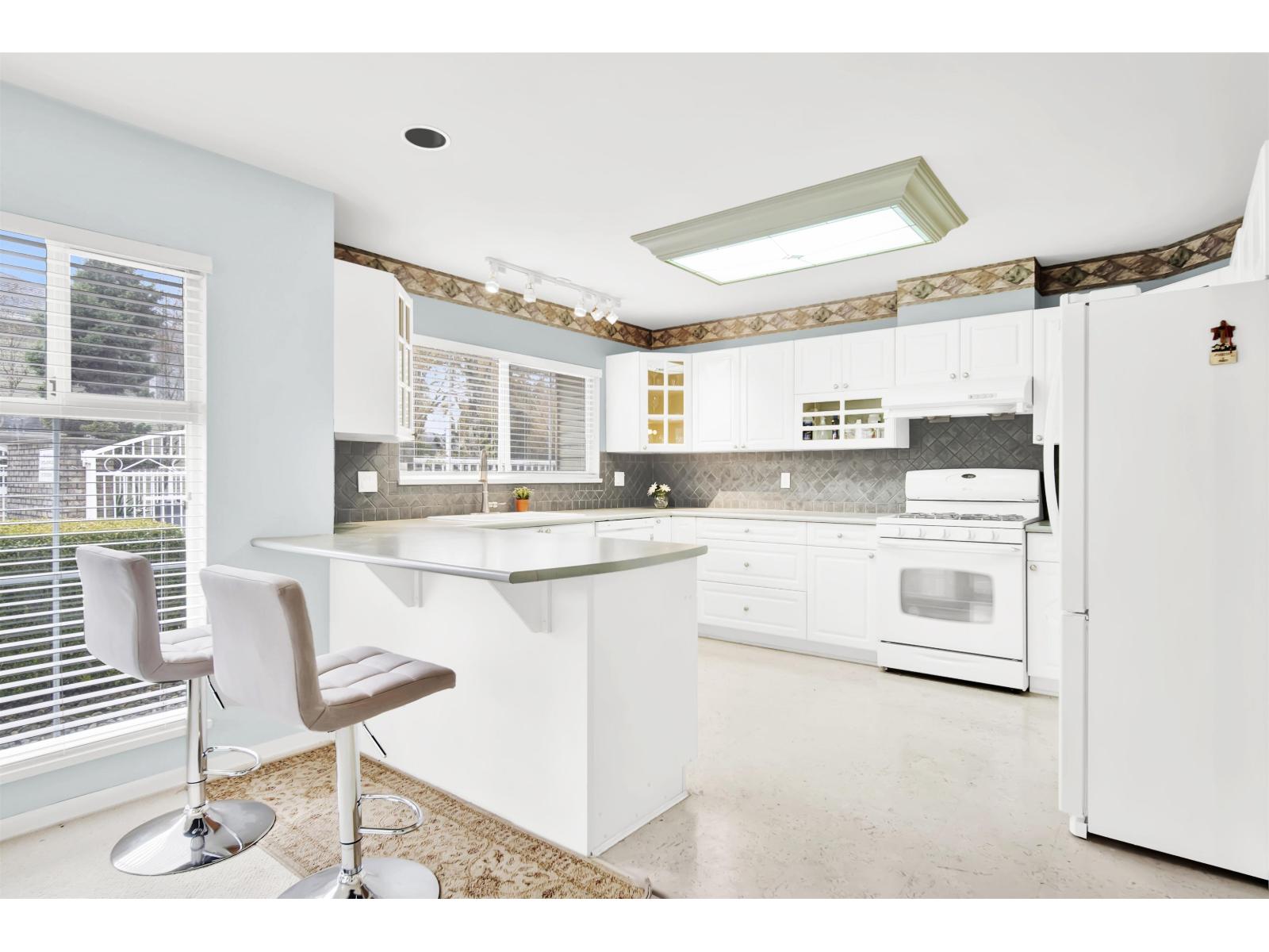 54 8428 VENTURE WAY, Surrey