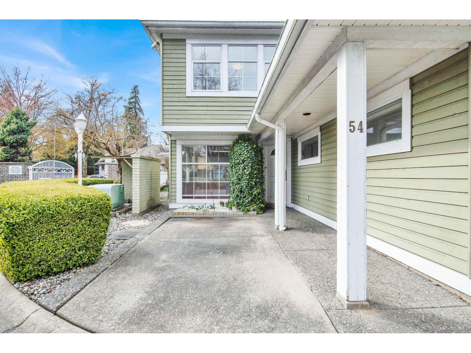 54 8428 VENTURE WAY, Surrey