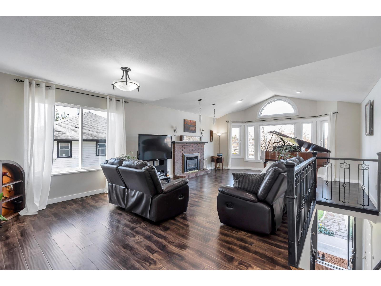 21720 50 AVENUE, Langley