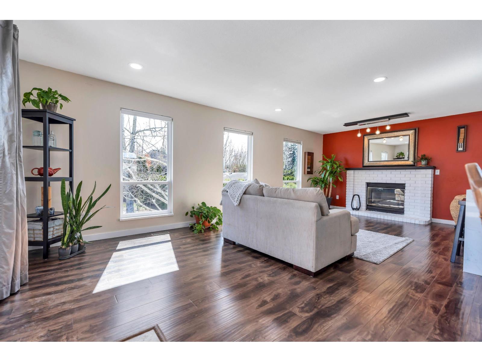 21720 50 AVENUE, Langley