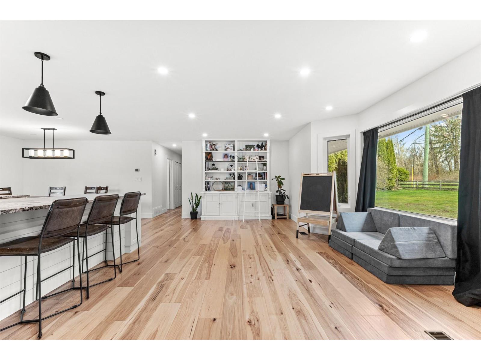 7025 HESSLEA CRESCENT, Abbotsford