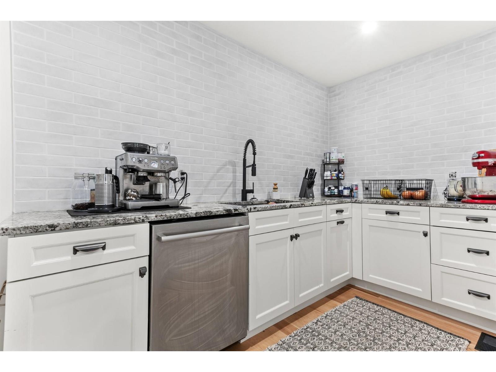 7025 HESSLEA CRESCENT, Abbotsford