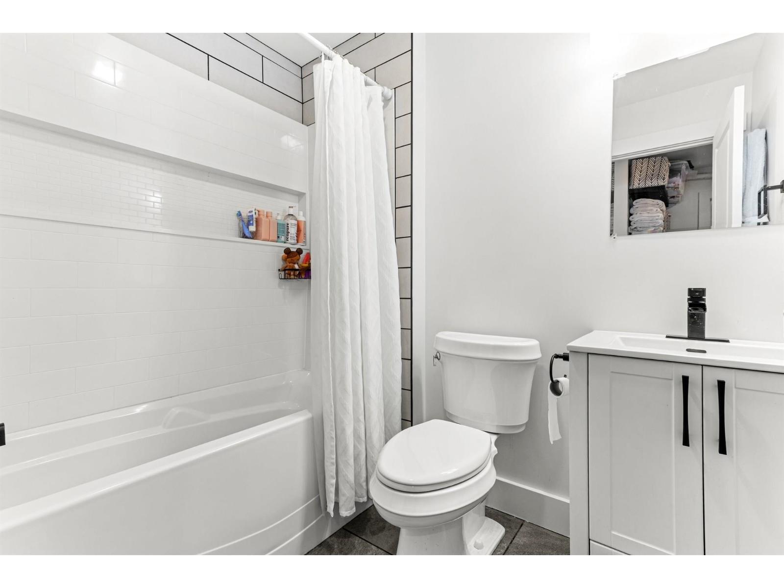 7025 HESSLEA CRESCENT, Abbotsford