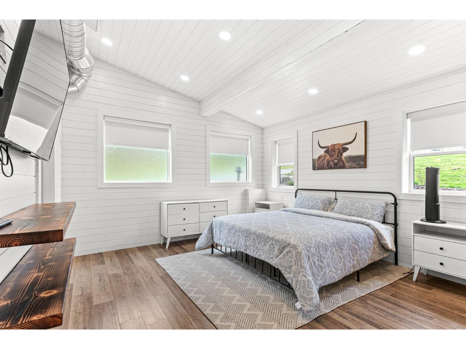 7025 HESSLEA CRESCENT, Abbotsford