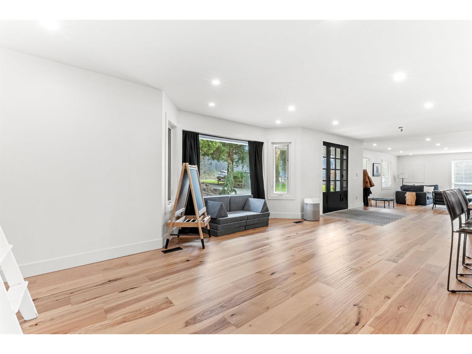 7025 HESSLEA CRESCENT, Abbotsford