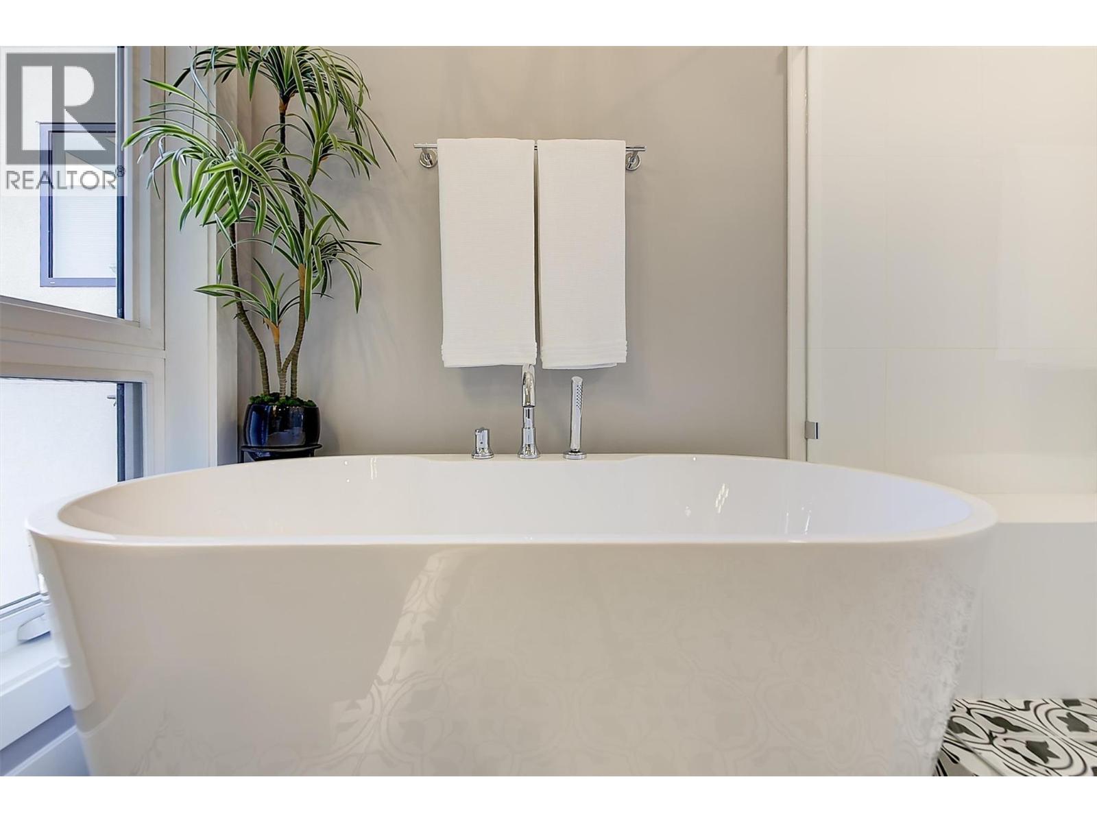 2617 Casa Palmero Drive, West Kelowna