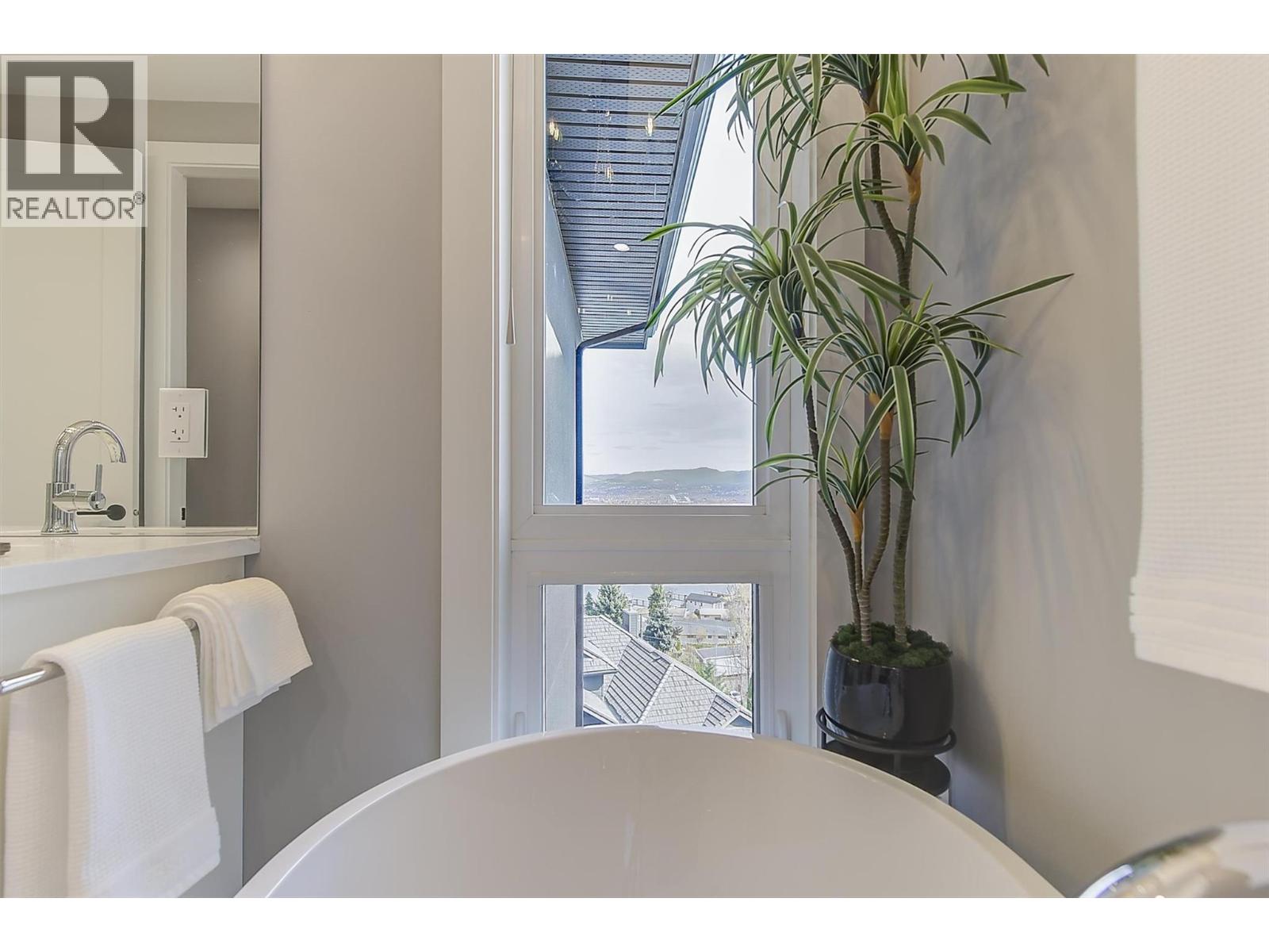 2617 Casa Palmero Drive, West Kelowna