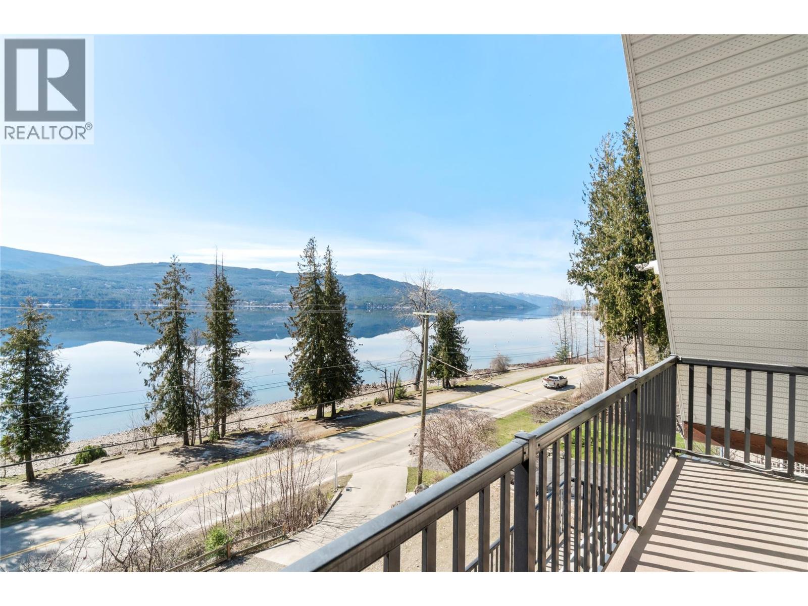 7577 Squilax Anglemont Road, Anglemont