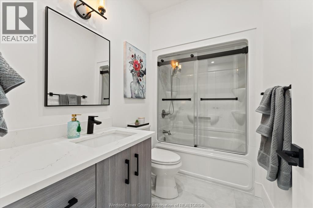 3082 BETTS AVENUE - 17