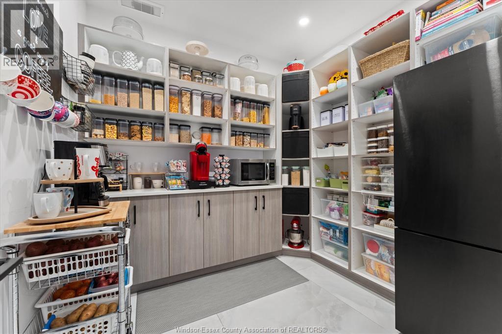 3082 BETTS AVENUE - 10