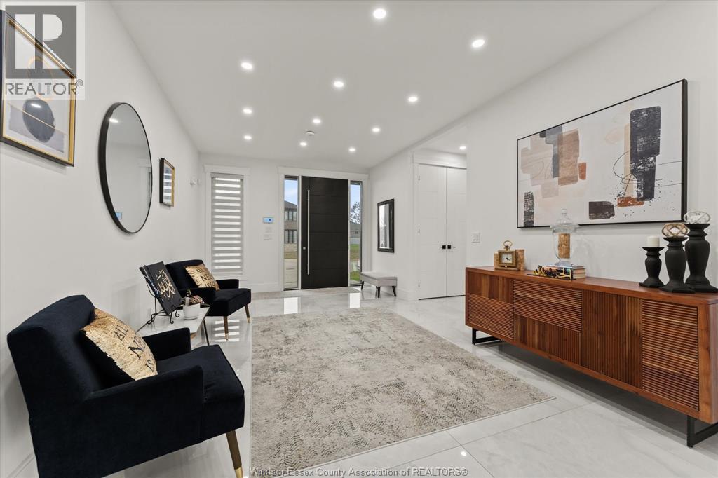3082 BETTS AVENUE - 3