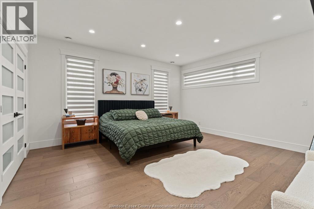 3082 BETTS AVENUE - 23