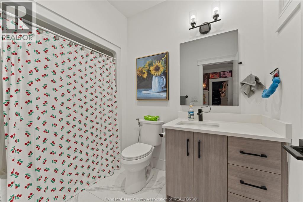 3082 BETTS AVENUE - 22