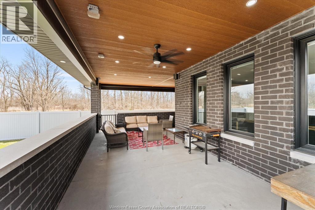 3082 BETTS AVENUE - 36