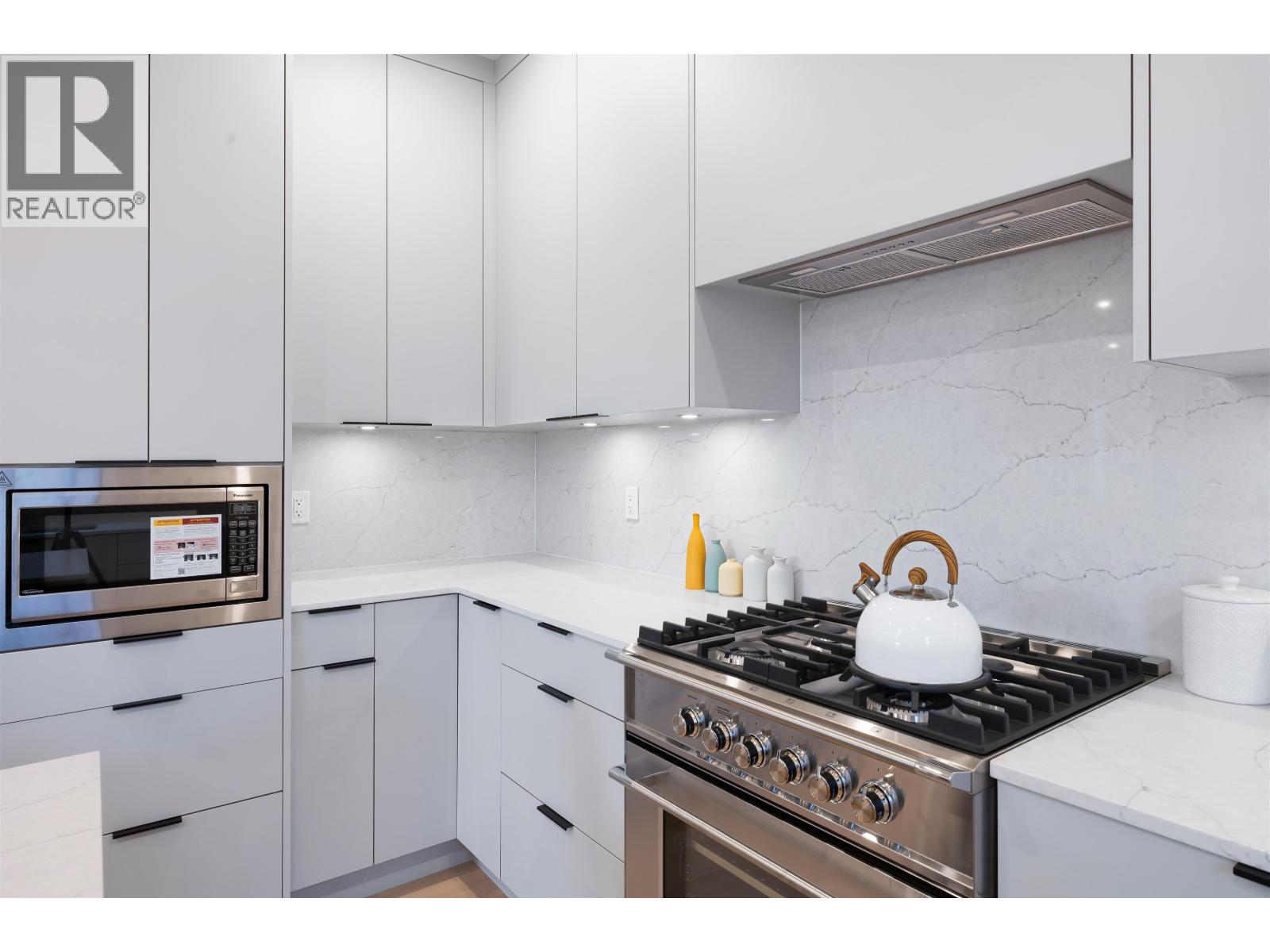 6 4855 VENABLES STREET, Burnaby