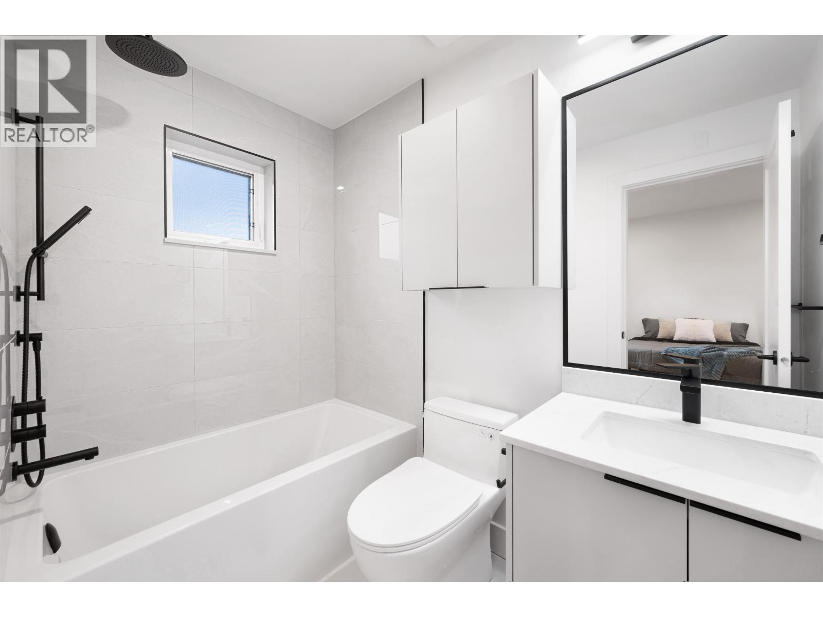 6 4855 VENABLES STREET, Burnaby