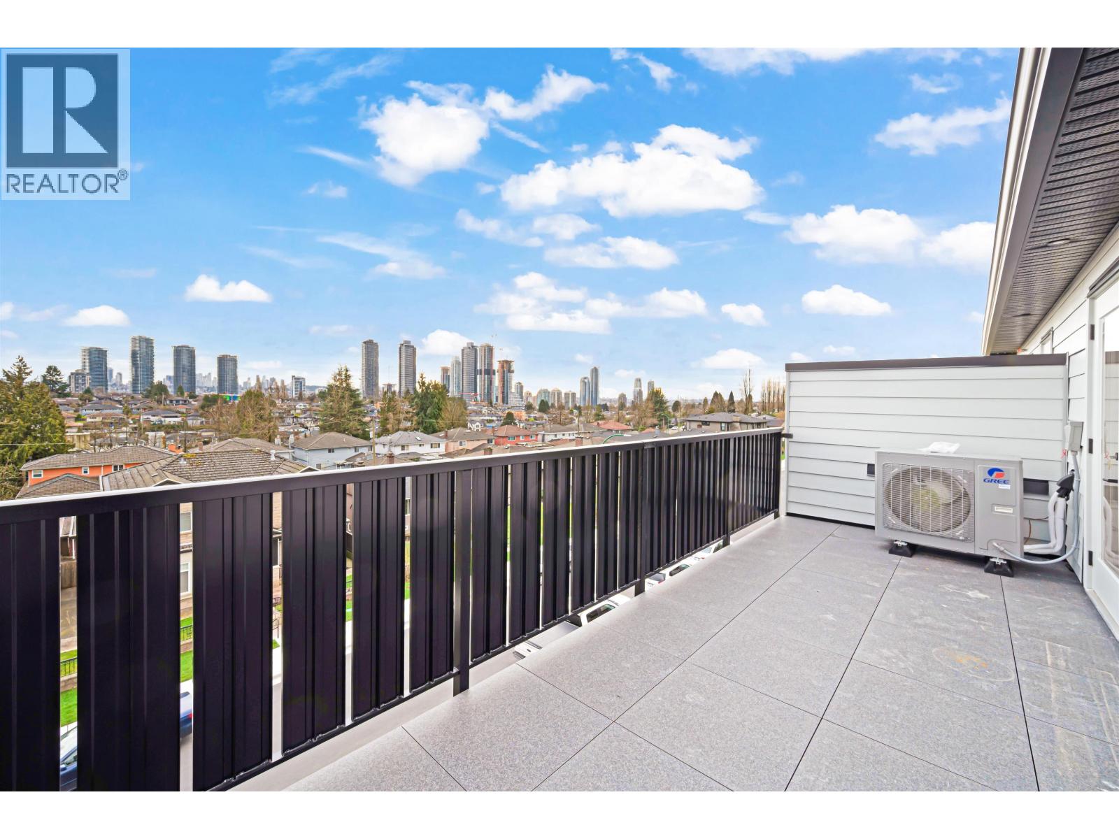 6 4855 VENABLES STREET, Burnaby