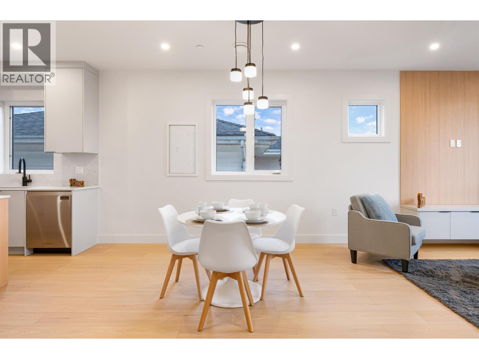 6 4855 VENABLES STREET, Burnaby