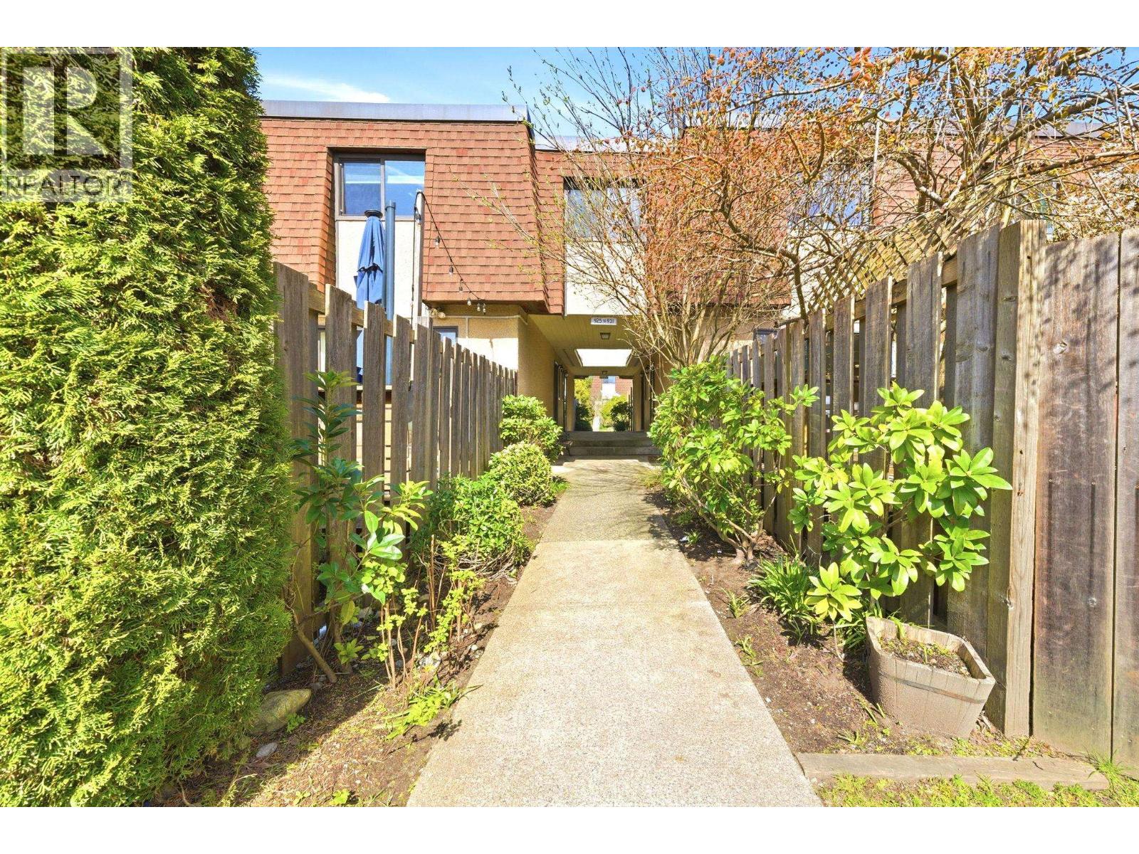 931 OLD LILLOOET ROAD, North Vancouver