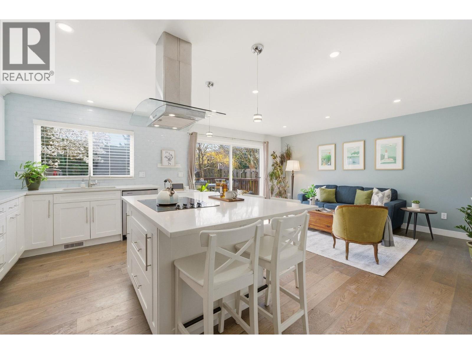 931 OLD LILLOOET ROAD, North Vancouver