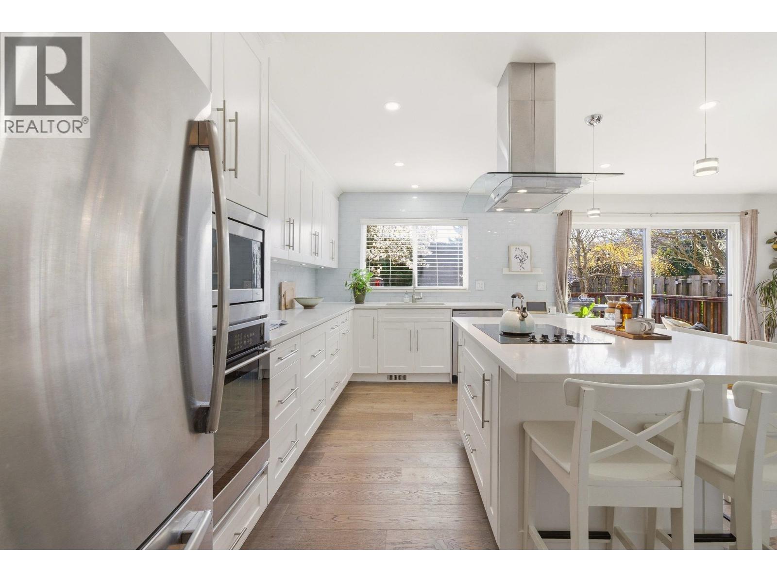 931 OLD LILLOOET ROAD, North Vancouver