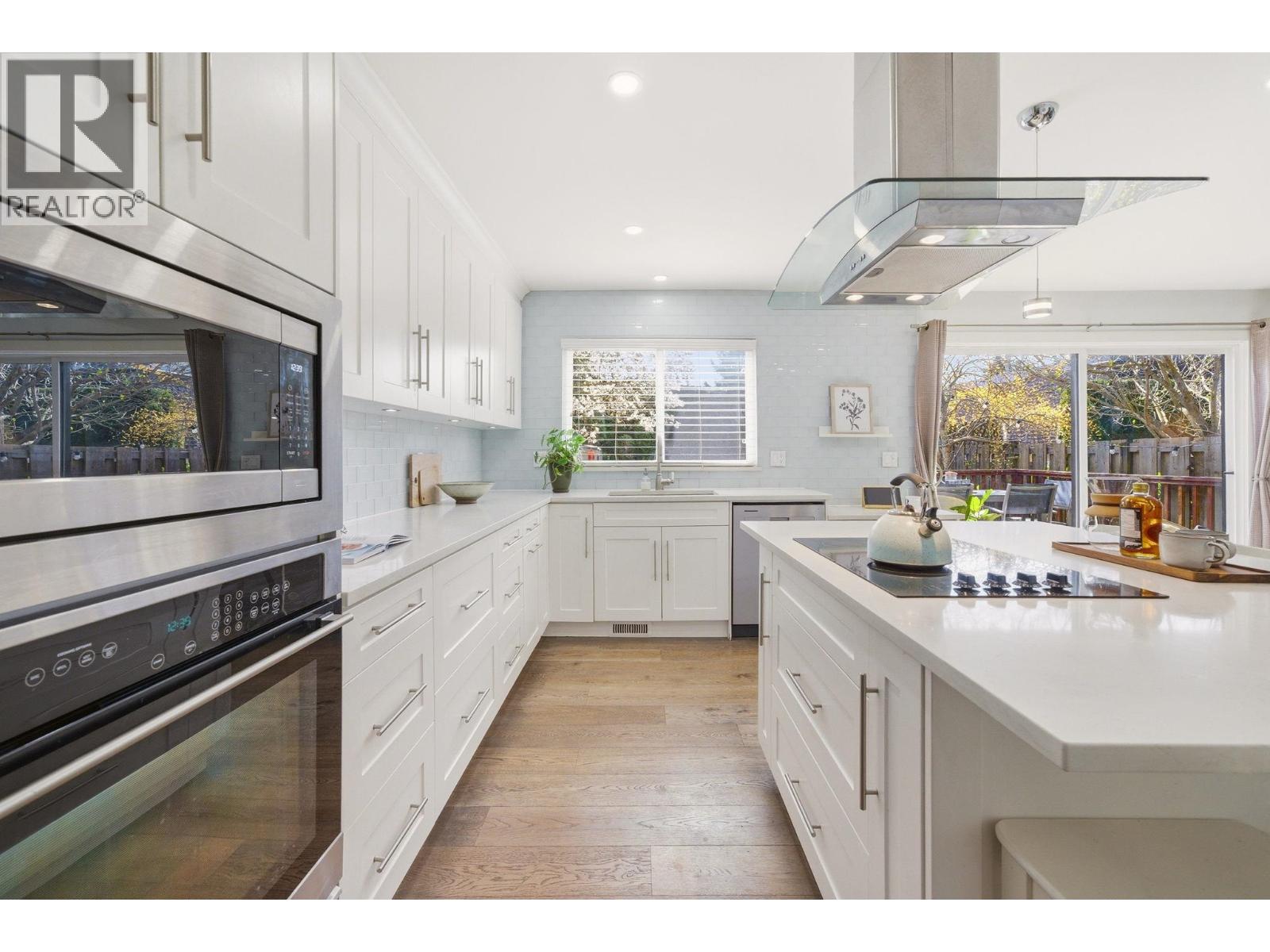 931 OLD LILLOOET ROAD, North Vancouver