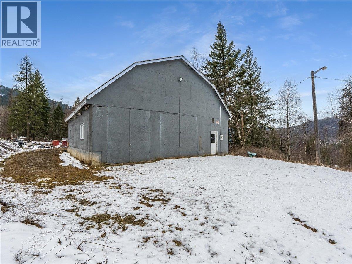 1076 COLUMBIA GARDENS ROAD - 52