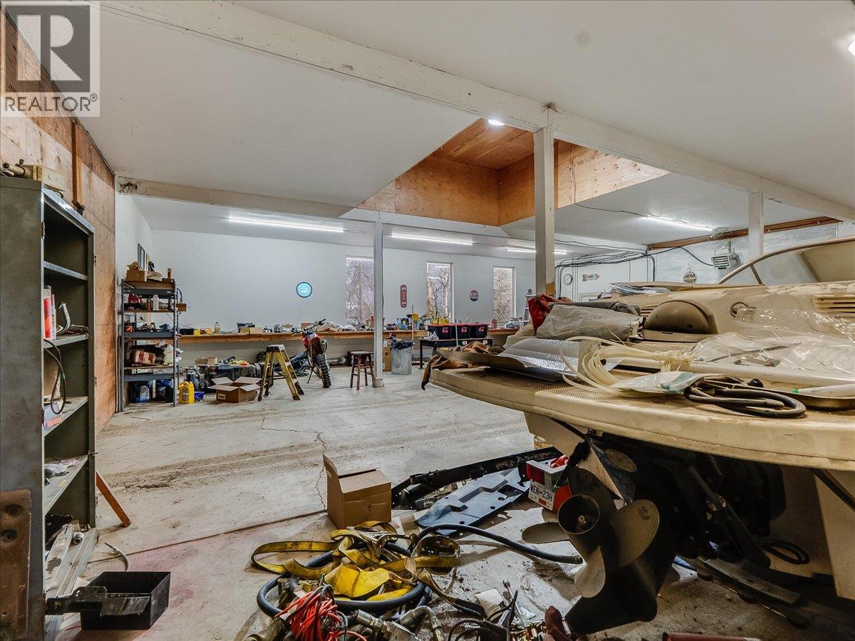 1076 COLUMBIA GARDENS ROAD - 62