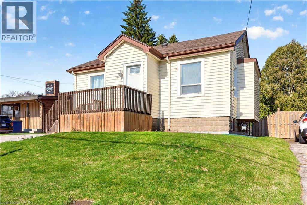 944 GARTH Street - 3