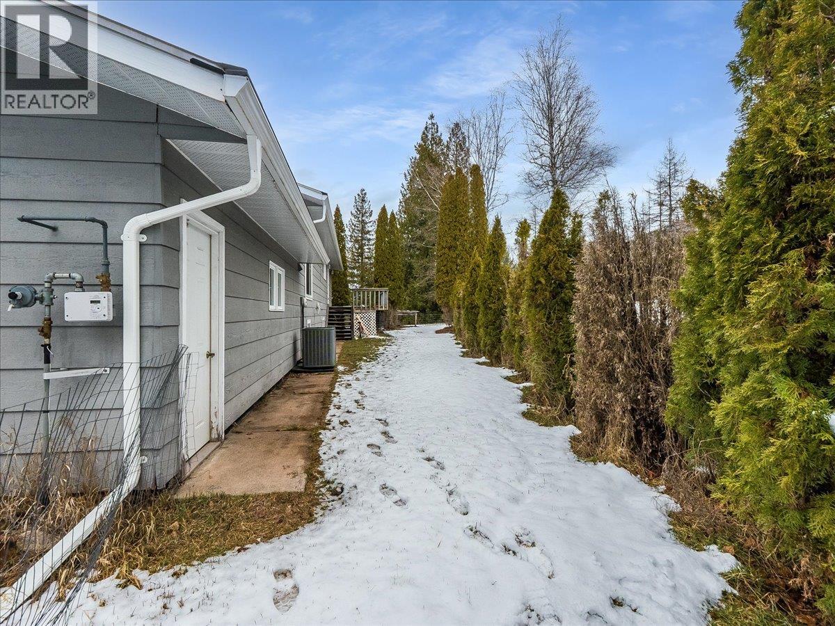 1076 COLUMBIA GARDENS ROAD - 71