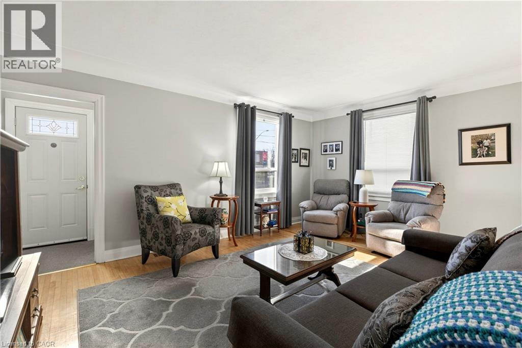 944 GARTH Street - 4