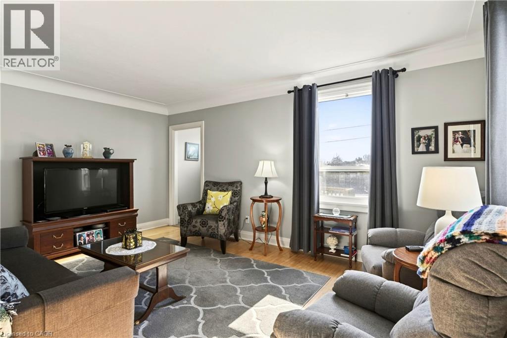 944 GARTH Street - 5